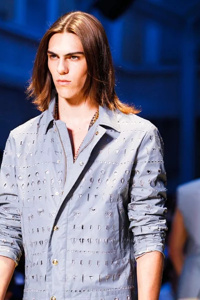 Look 52